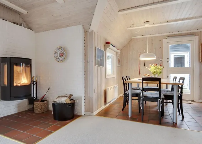 Holiday home Annli - 1-5km From The Sea By Interhome